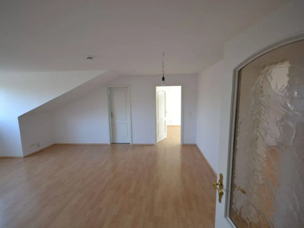 Hoch hinaus: 3-Zimmer-Wohnung im 4. Stock mit Einbauküche