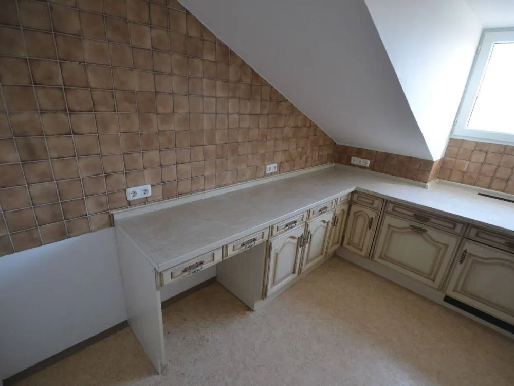 Hoch hinaus: 3-Zimmer-Wohnung im 4. Stock mit Einbauküche
