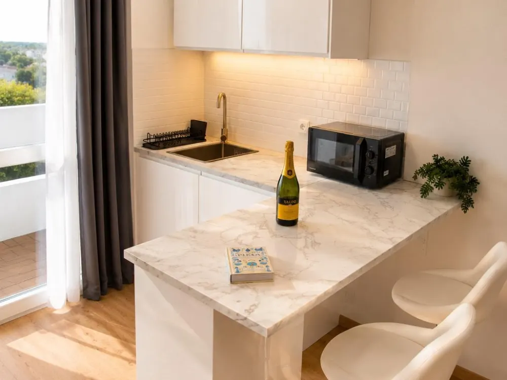 Helles, vollmöbliertes 1-Zimmer-Apartment in München-Bogenhausen