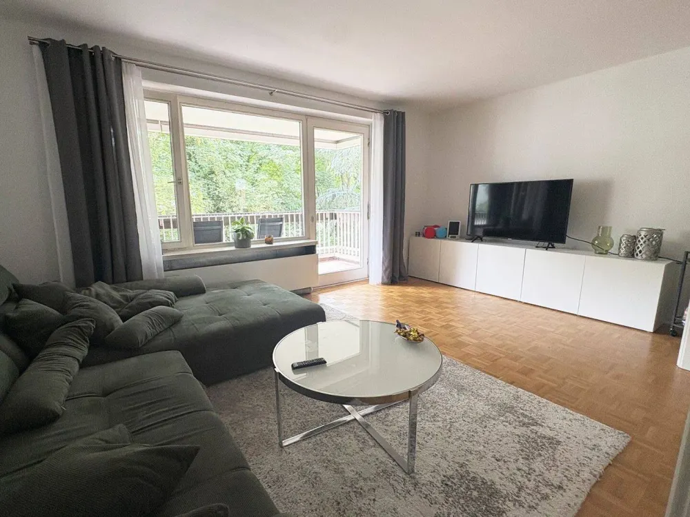 Direkt einziehen! 3 Zimmer mit Einbauküche, 2 Balkone & Blick ins Grüne, Duschbad, Gäste-WC, Aufzug