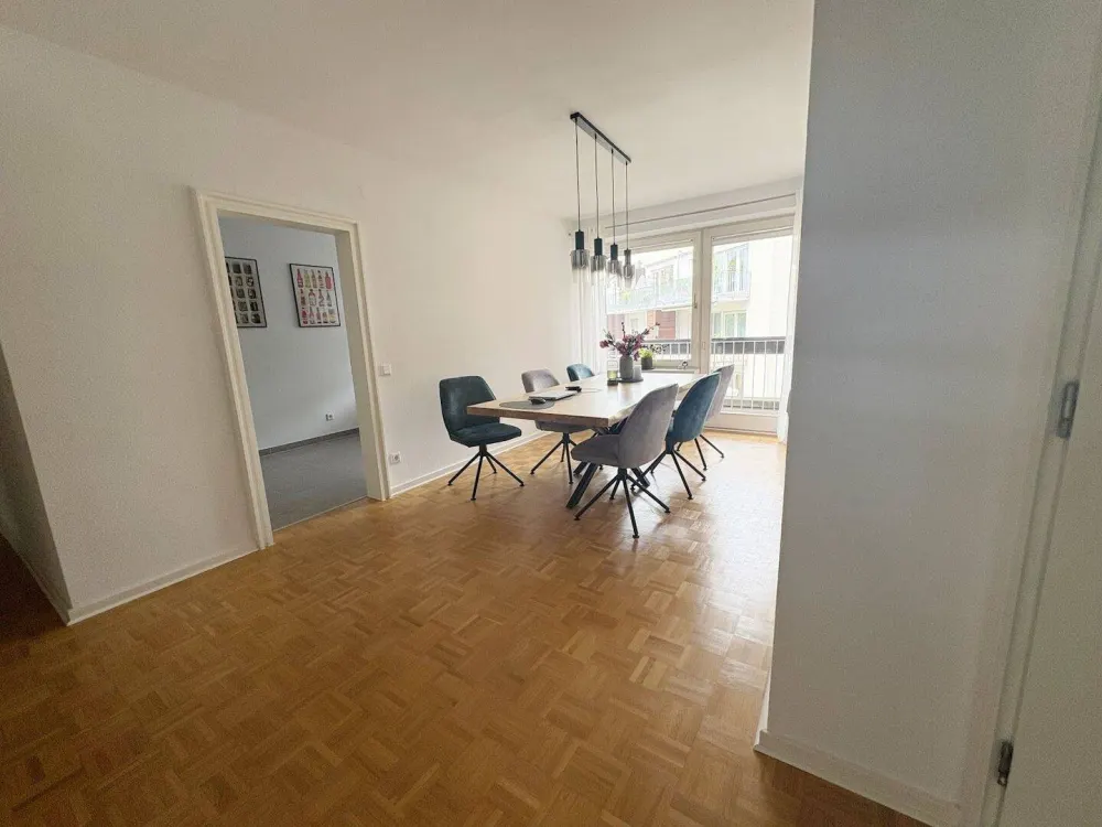 Direkt einziehen! 3 Zimmer mit Einbauküche, 2 Balkone & Blick ins Grüne, Duschbad, Gäste-WC, Aufzug