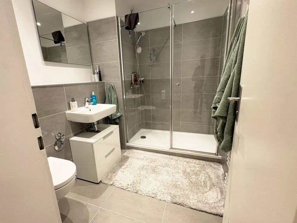 Direkt einziehen! 3 Zimmer mit Einbauküche, 2 Balkone & Blick ins Grüne, Duschbad, Gäste-WC, Aufzug