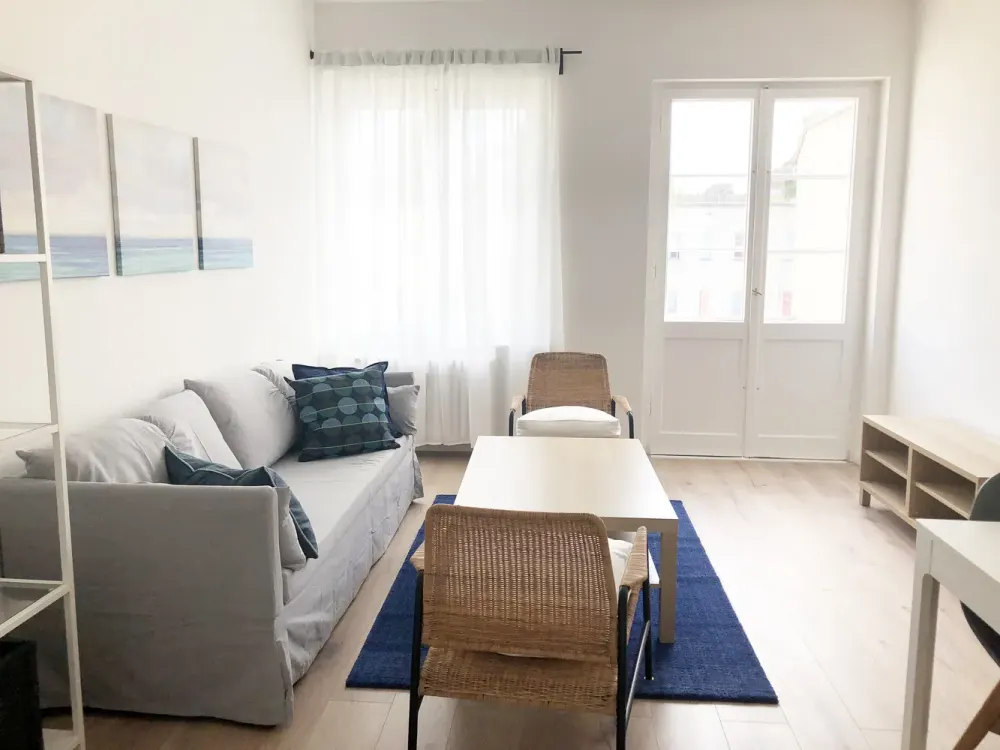 fully furnished 2 room apartment with a sunny balcony on Schäfersee