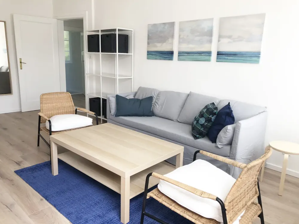 fully furnished 2 room apartment with a sunny balcony on Schäfersee