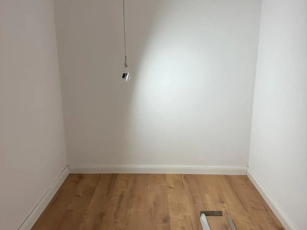 2-Zimmer-Wohnung mit Pool - frisch renoviert