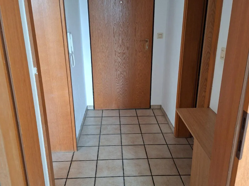 Single-Wohnung mit Balkon