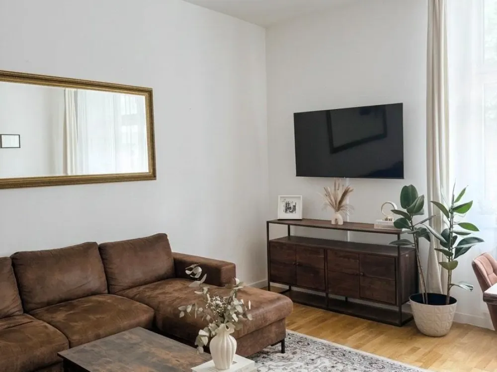 Komplett möblierte 3-Zi-Whg mit großer Terrasse - ZWISCHENMIETE