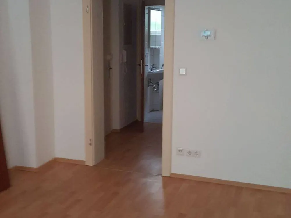 schöne helle 2-Zimmer-Wohnung