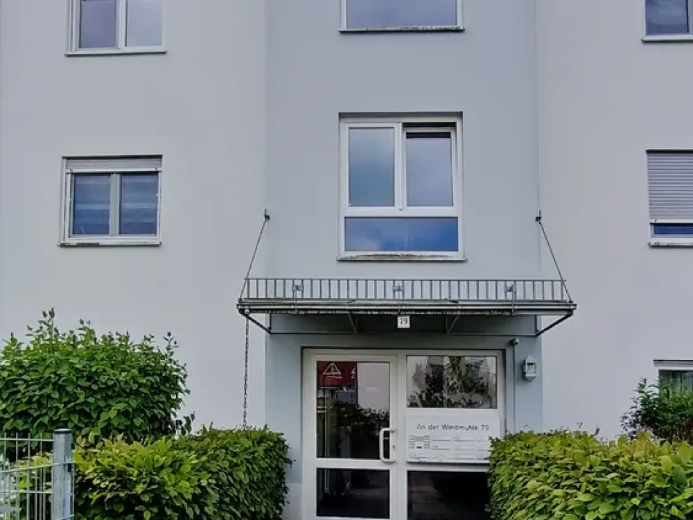 2-Raum-Maisonette-Wohnung mit 2 Südbalkonen + TG-Stellplatz ab 01.10.2026 verfügbar