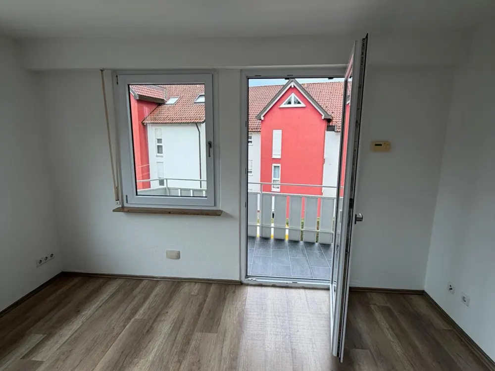 Schöne 3 Zimmerwohnung mit Balkon in zentraler Lage ☝️