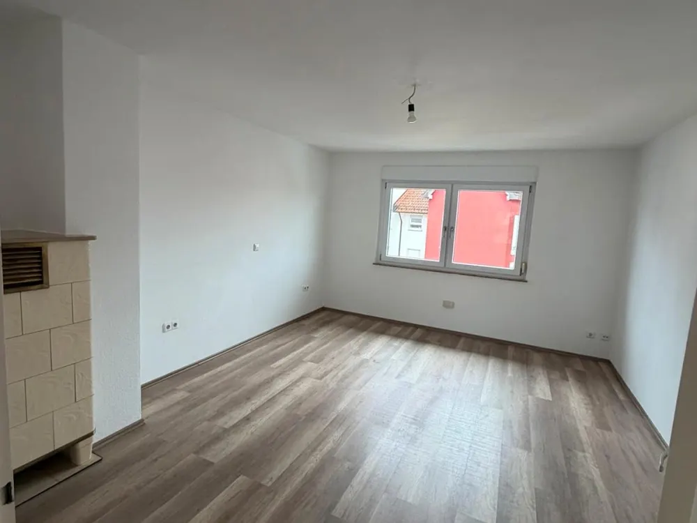 Schöne 3 Zimmerwohnung mit Balkon in zentraler Lage ☝️