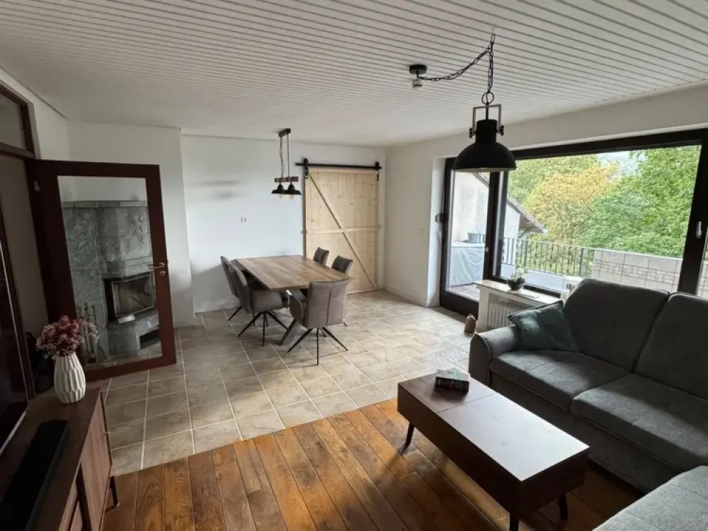 3,5-Zimmer Wohnung mit Kaminofen, Einbauküche & Balkon in Herdecke