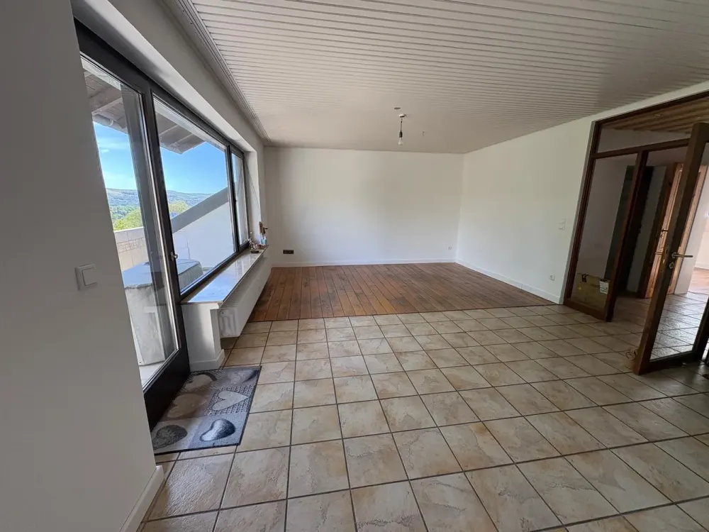 3,5-Zimmer Wohnung mit Kaminofen, Einbauküche & Balkon in Herdecke