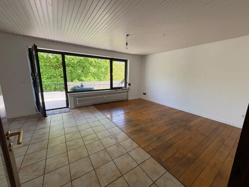 3,5-Zimmer Wohnung mit Kaminofen, Einbauküche & Balkon in Herdecke
