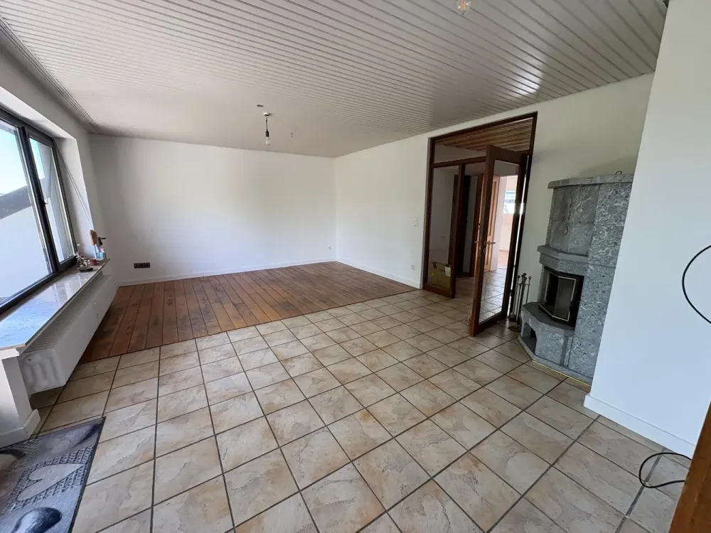 3,5-Zimmer Wohnung mit Kaminofen, Einbauküche & Balkon in Herdecke