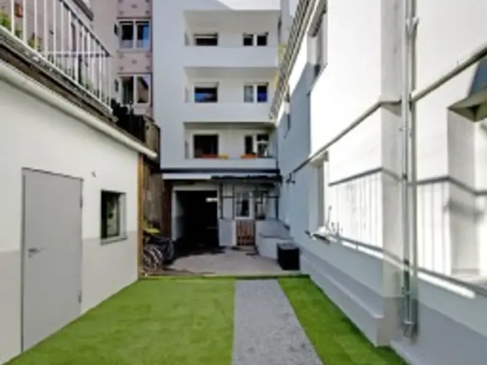 Elegant Apartment with Terrace in Düsseldorf-Friedrichstadt