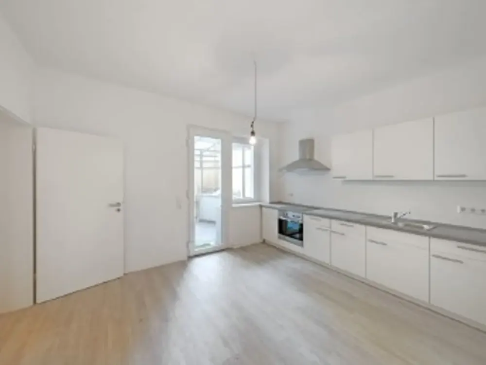 Elegant Apartment with Terrace in Düsseldorf-Friedrichstadt