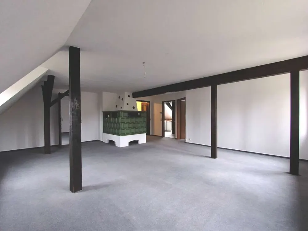 Großzügige 3-ZW mit Kachelofen, Waldrand, Garten, Dusche und Wanne, Heizung und Fenster neu