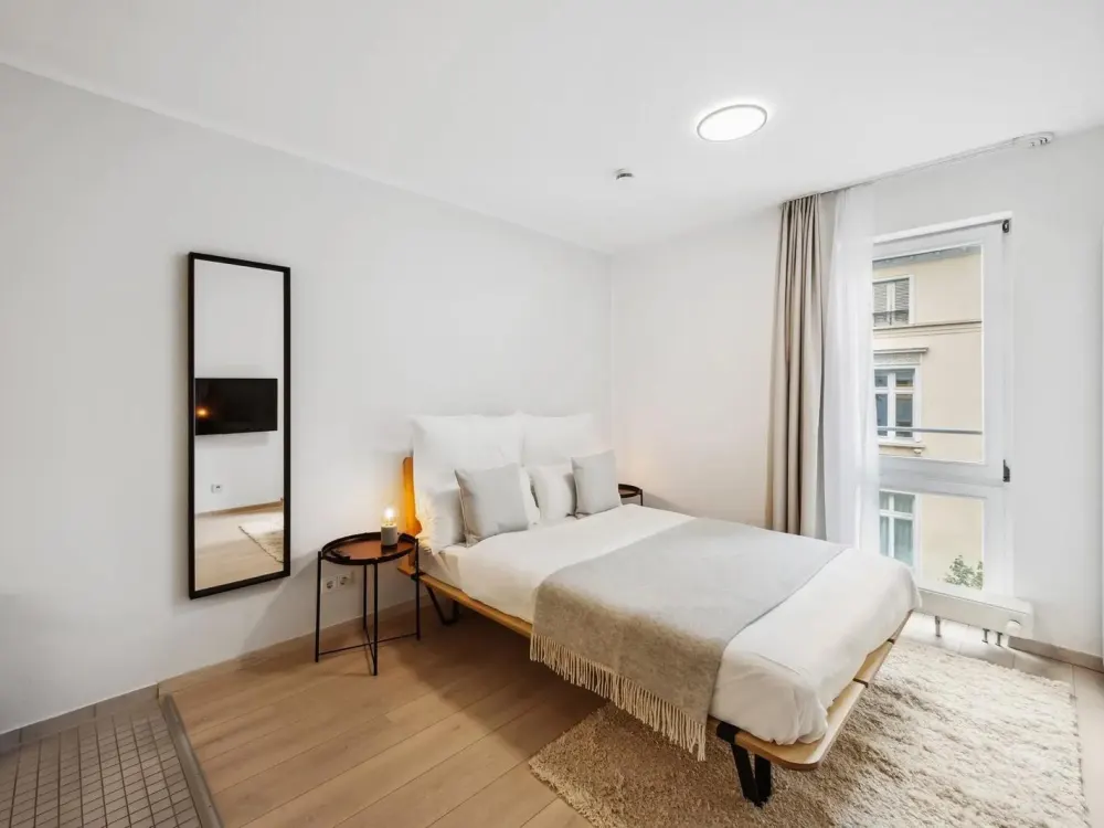 Bis Ende Oktober - 1 Zimmerwohnung Möbeliert