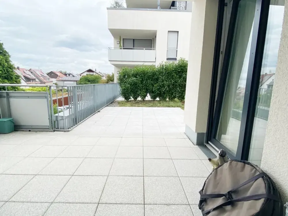 Moderne Zwei-Zimmer-Wohnung mit Garten und Terrasse