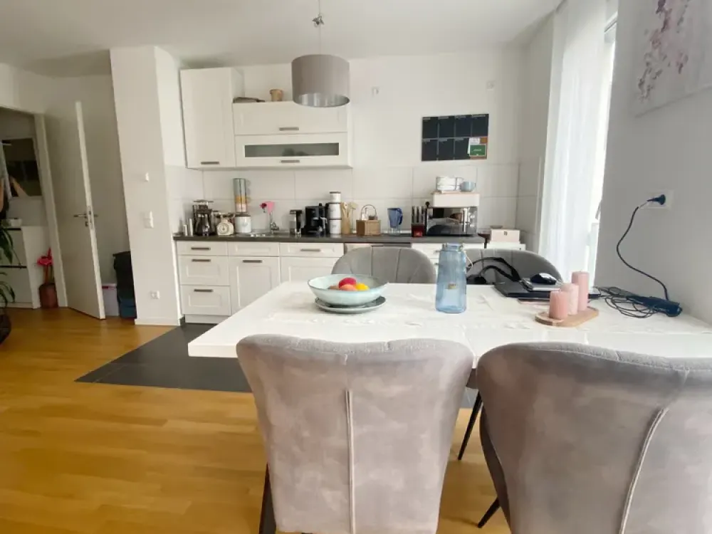 Moderne Zwei-Zimmer-Wohnung mit Garten und Terrasse