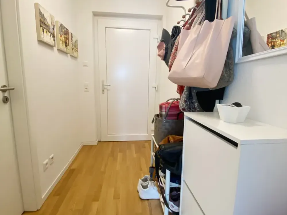 Moderne Zwei-Zimmer-Wohnung mit Garten und Terrasse