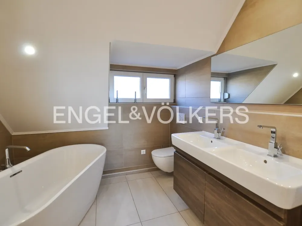 Renovierte Maisonette-Wohnung in Stuttgart-Stammheim, bezugsfrei