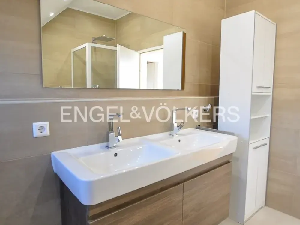 Renovierte Maisonette-Wohnung in Stuttgart-Stammheim, bezugsfrei