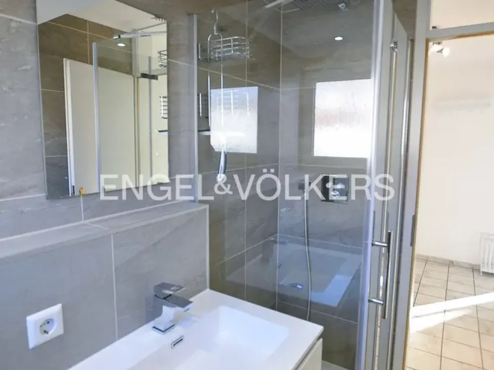 Renovierte Maisonette-Wohnung in Stuttgart-Stammheim, bezugsfrei