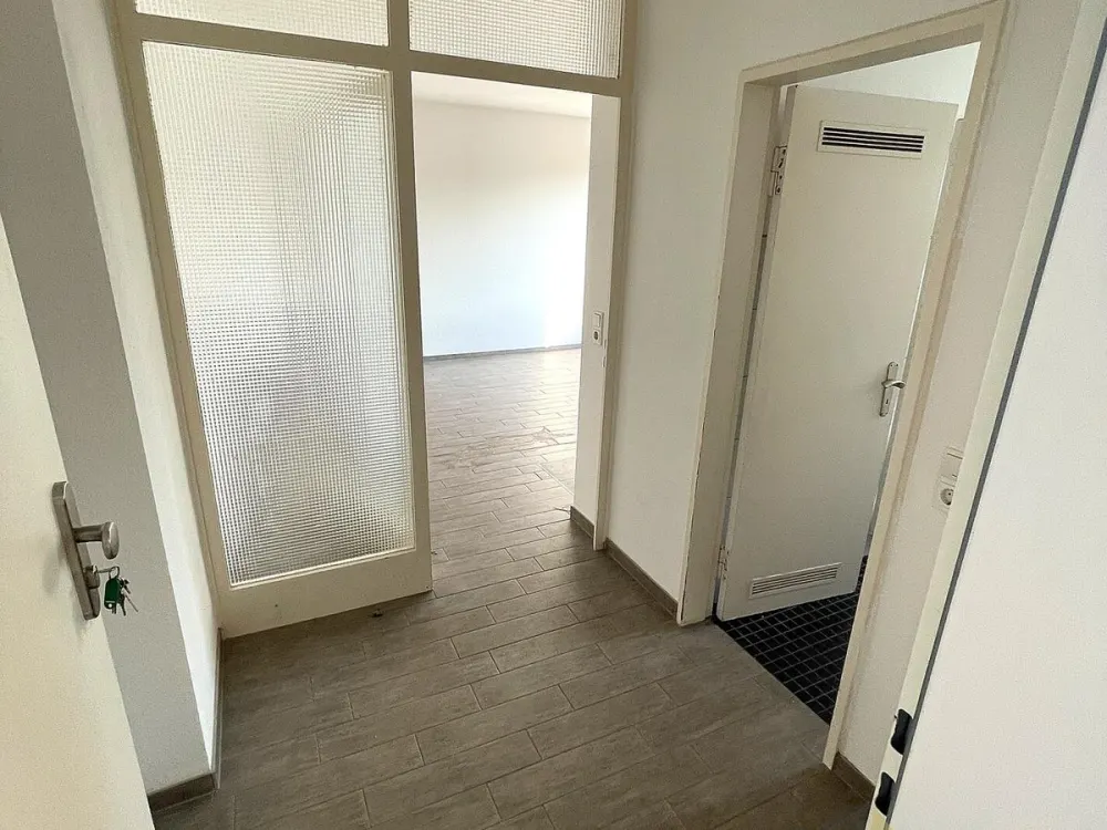Kleine Citywohnung im 2.OG im Herzen von Saarlouis mit Wohnküche und Bad auf 32 m² Wohnfläche
