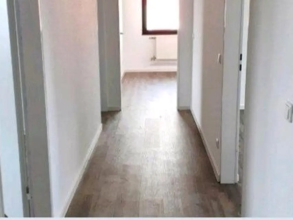 *Barrierefreie Wohnung mit Aufzug zu vermieten *