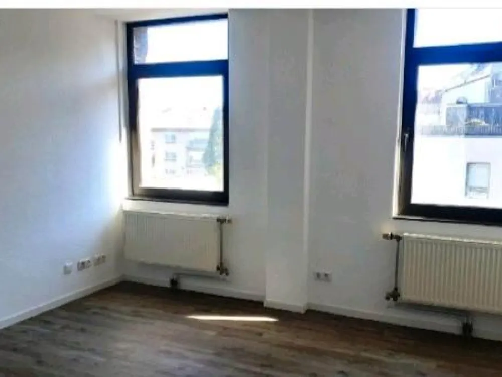 *Barrierefreie Wohnung mit Aufzug zu vermieten *