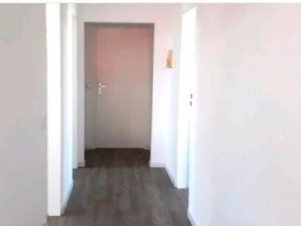 *Barrierefreie Wohnung mit Aufzug zu vermieten *