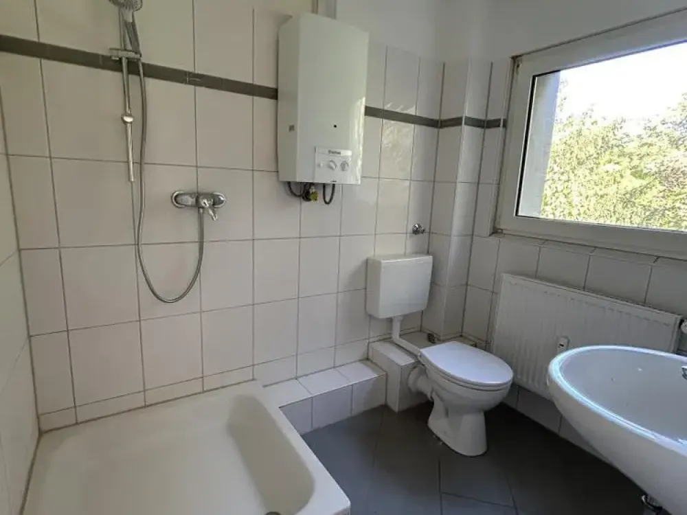 Renovierte 2-Zimmer-Wohnung in Duisburg Huckingen