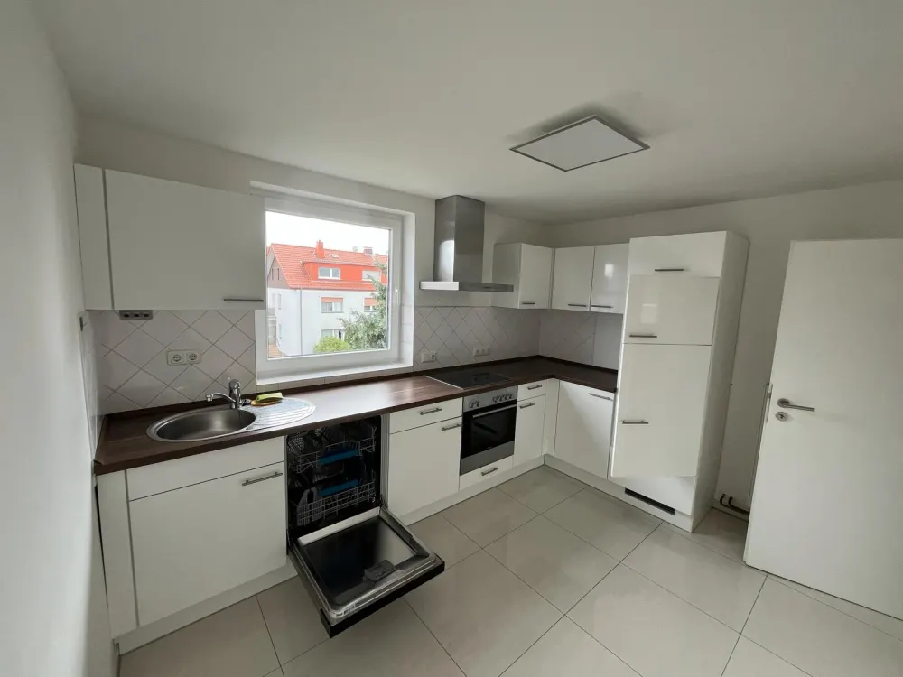 Bright 3-Room Apartment Südstadt