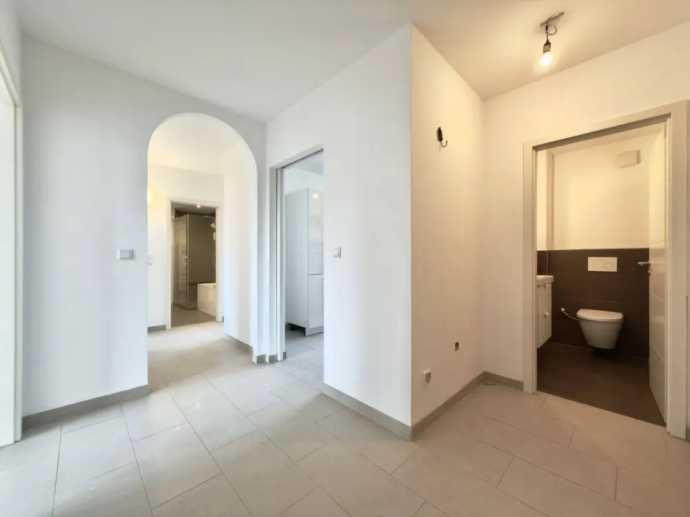 Modernisierte 3-Zimmer-Wohnung mit Balkon, Aufzug & TG-Stellplatz in Mögeldorf