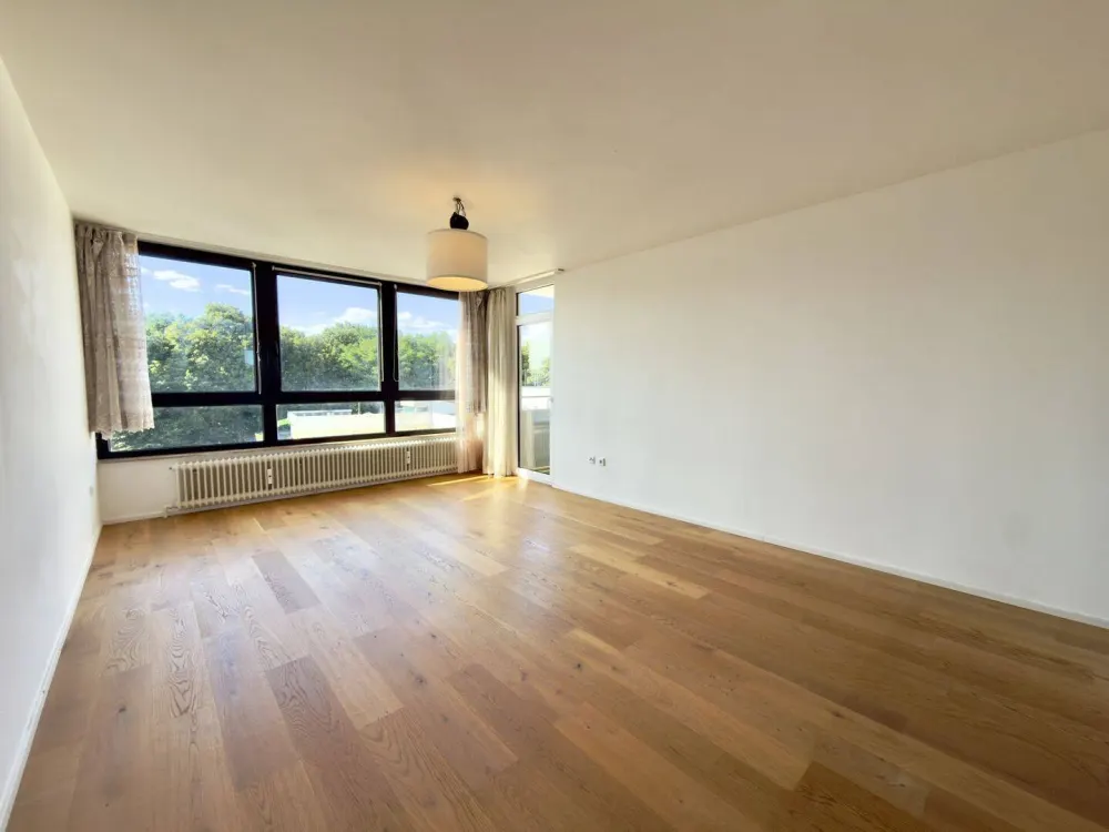Modernisierte 3-Zimmer-Wohnung mit Balkon, Aufzug & TG-Stellplatz in Mögeldorf