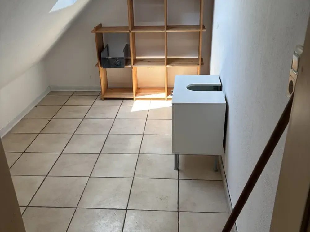 2.5 Rooms in a Large Shared Apartment. Kitchen Fully Equipped.