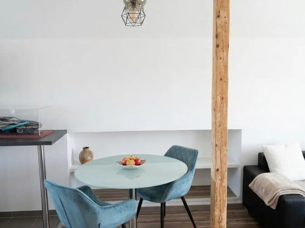 Helle 35-m²-Wohnung in der Bahnhofstraße: Stellplatz, Gartenmitnu
