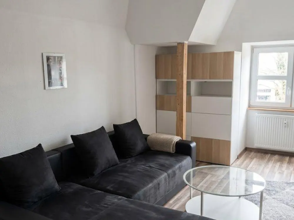 Helle 35-m²-Wohnung in der Bahnhofstraße: Stellplatz, Gartenmitnu