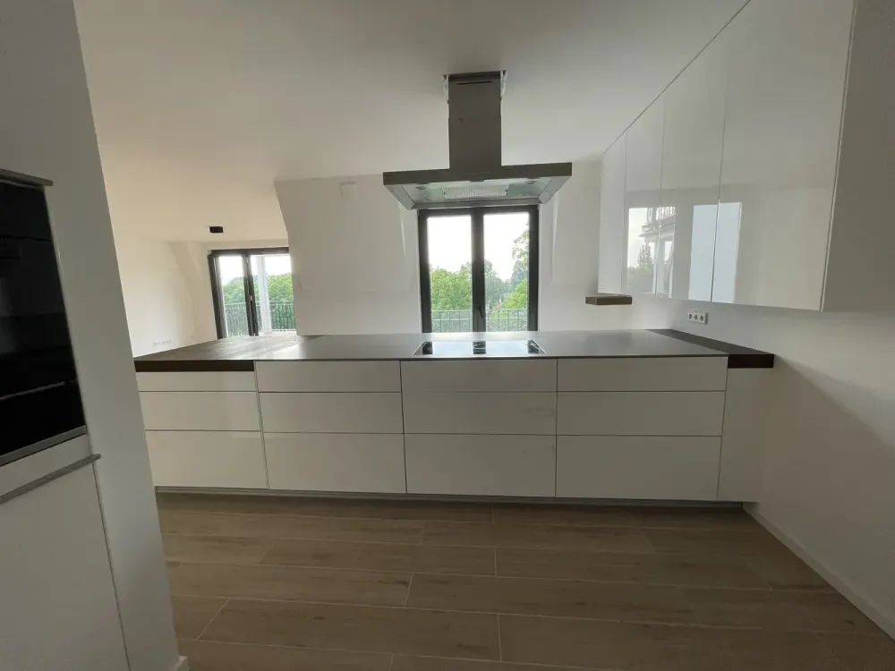 Traumhafter Rheinauenblick mitten in Kaiserswerth: Schöne 4-Zimmer Wohnung im 3.OG