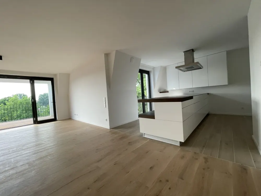 Traumhafter Rheinauenblick mitten in Kaiserswerth: Schöne 4-Zimmer Wohnung im 3.OG