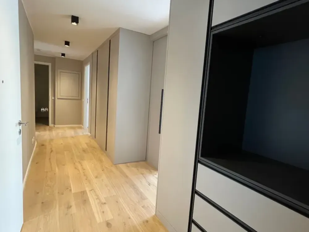 Traumhafter Rheinauenblick mitten in Kaiserswerth: Schöne 4-Zimmer Wohnung im 3.OG