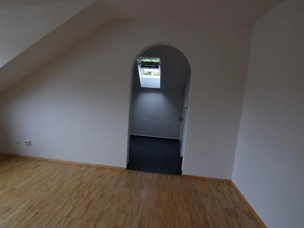 3-Room Attic Apartment with Charm in Desirable KA-Südstadt Location
