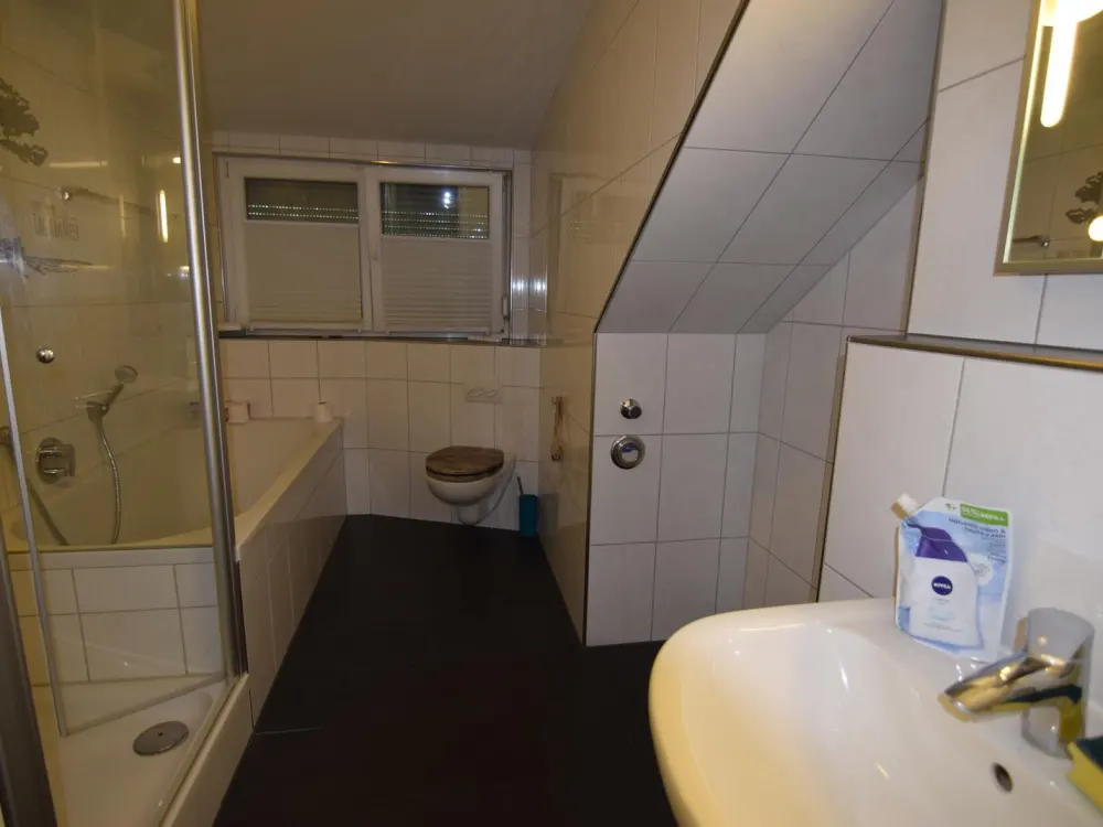 3-Room Attic Apartment with Charm in Desirable KA-Südstadt Location