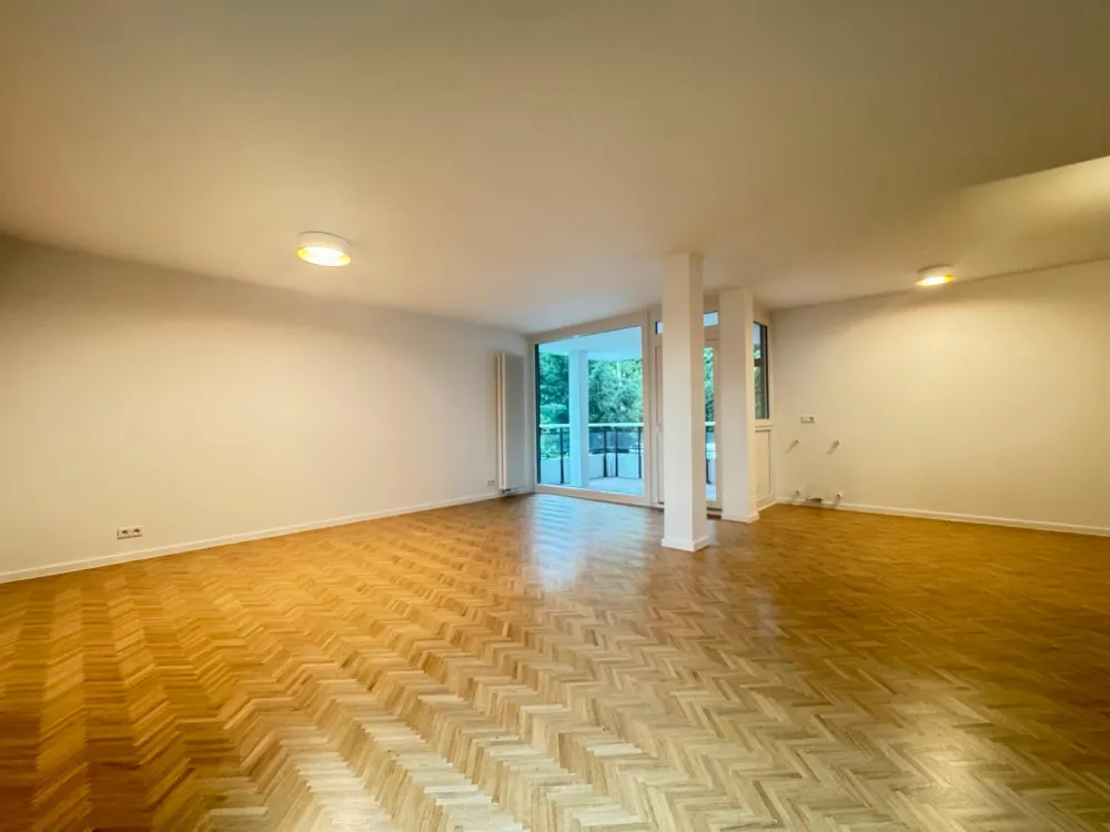 Exklusiv renovierte 3-Zimmer-Whg mit Balkon und TG in KR-Bockum!