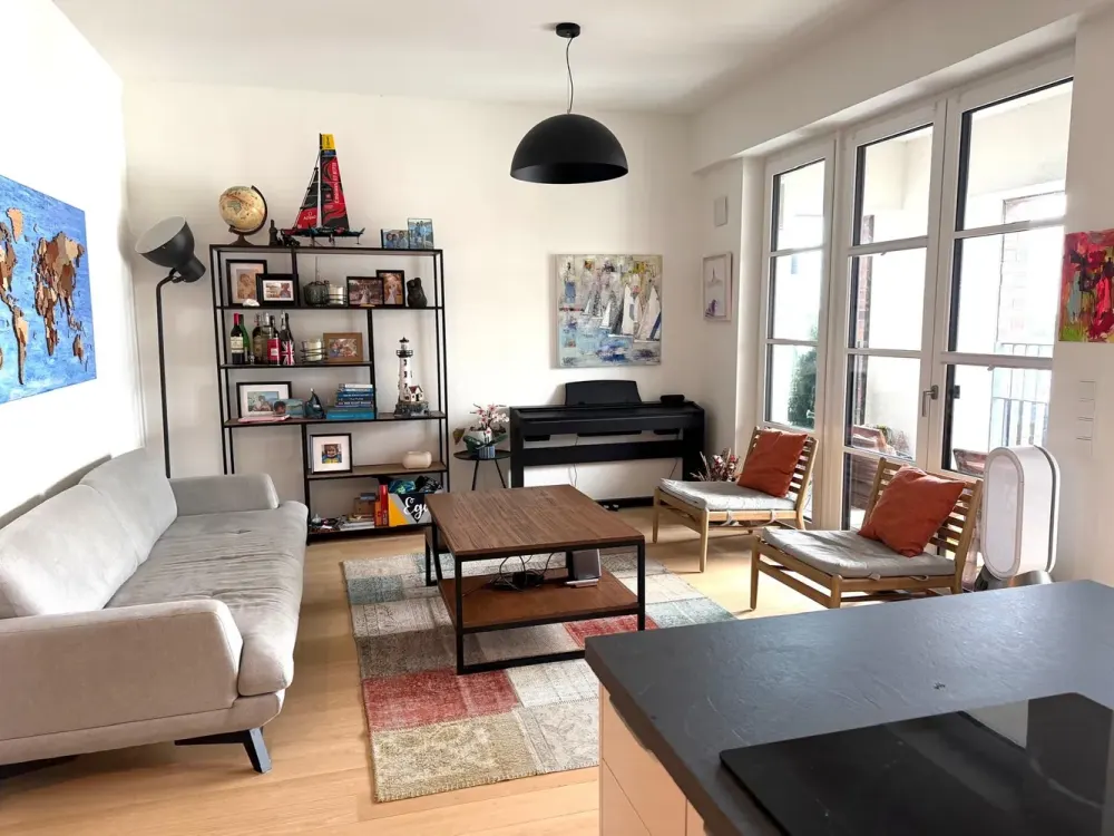 Living with Character: Four-Room Apartment in Uhlenhorst