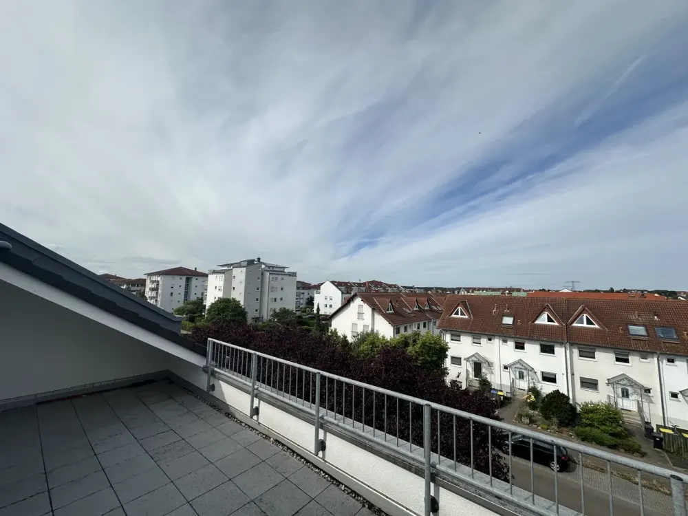 Lichtdurchflutete 2-Raum-DG-Wohnung mit modernem Loft-Feeling und großer Dachterrasse in Lindenthal