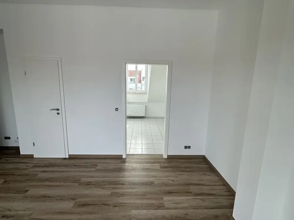 Lichtdurchflutete 2-Raum-DG-Wohnung mit modernem Loft-Feeling und großer Dachterrasse in Lindenthal