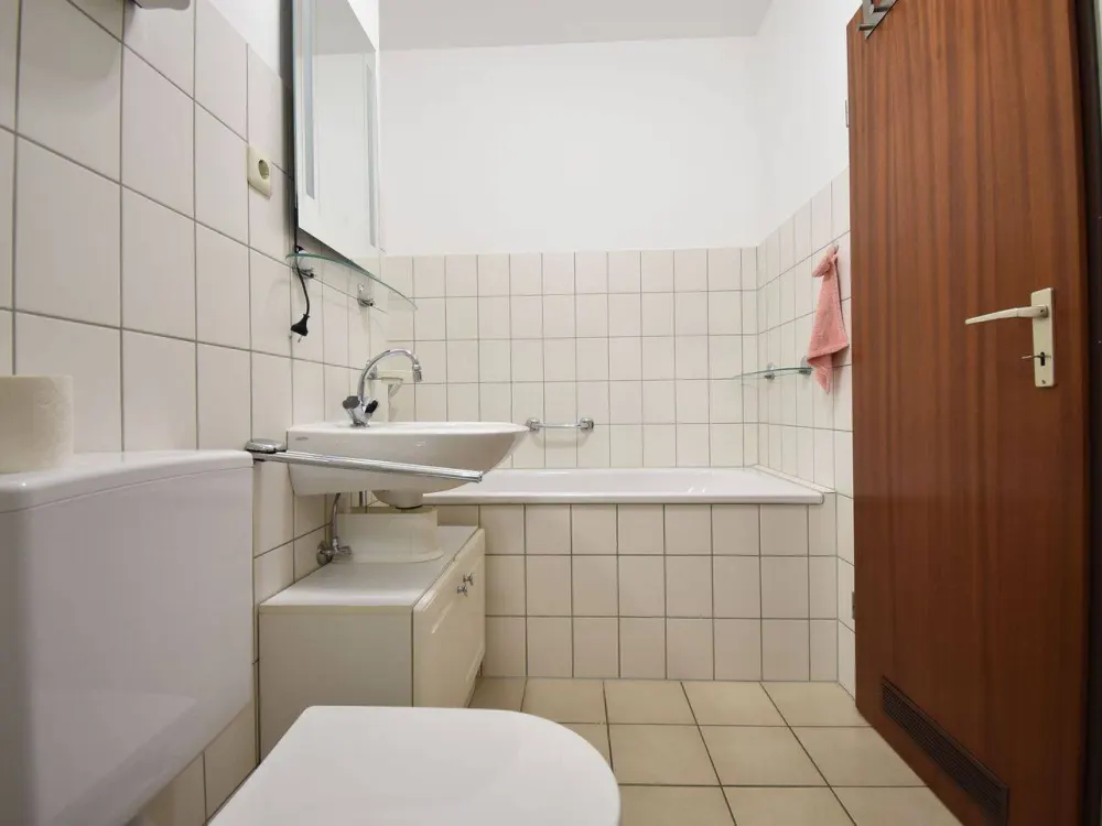 Ab sofort verfügbar! Gepflegte 2-Zi-Whg mit Balkon